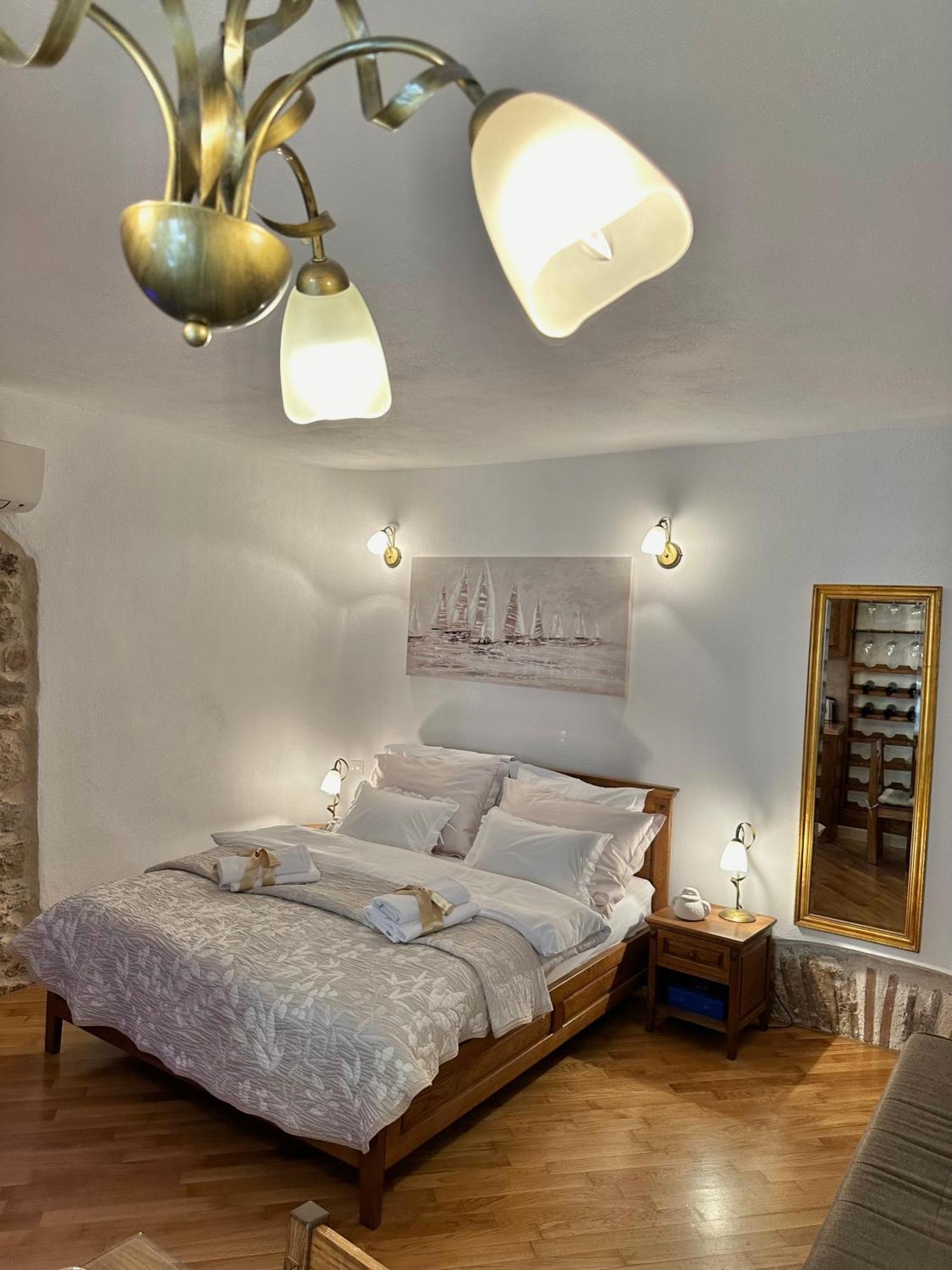Diocletian Wine Studio Apartment II Split Exterior photo