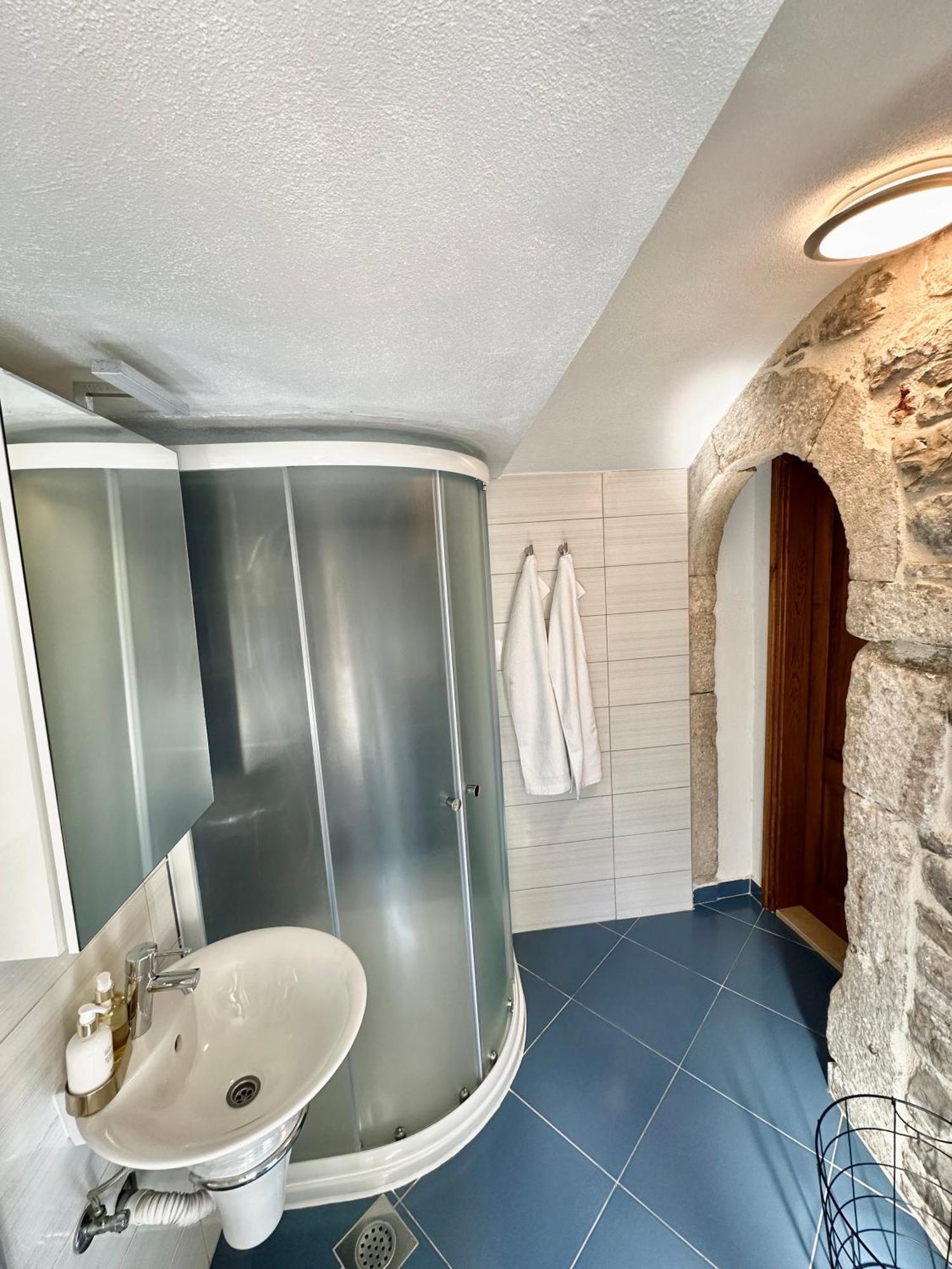 Diocletian Wine Studio Apartment II Split Exterior photo